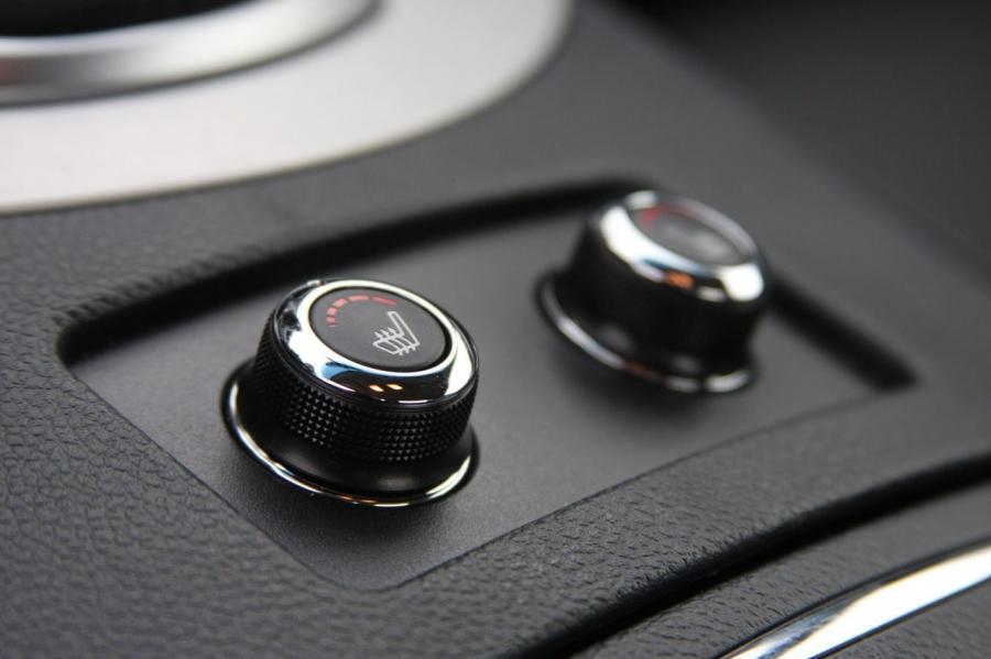  Infiniti G37 Coupe 2009 года  (фото 30 из 51)